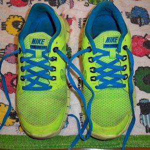 Nike free 5.0 size 4.5 Y shoes